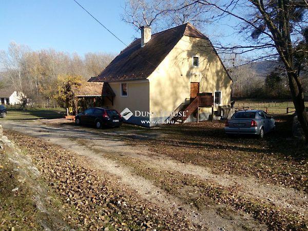 Alkotmány, Tatabánya képe