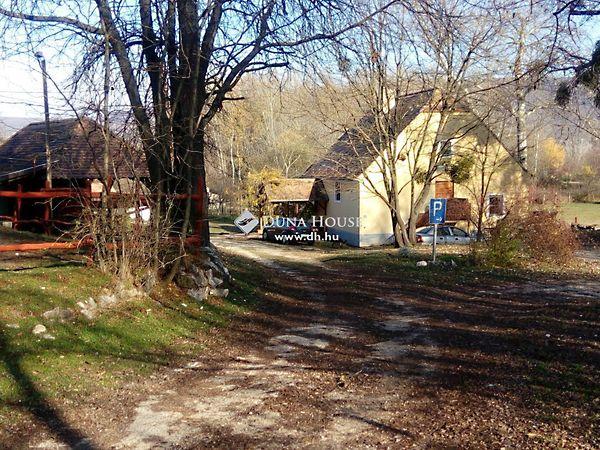 Alkotmány, Tatabánya képe