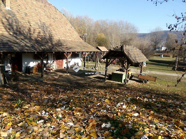 Alkotmány, Tatabánya képe