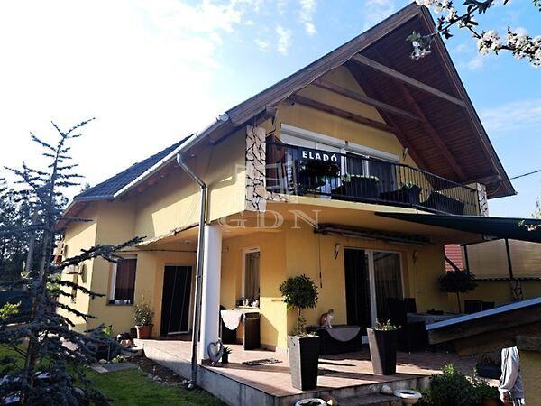 Vasút utca, Szigetszentmárton képe