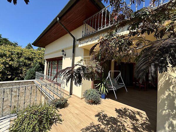 Modern, kétgenerációs, Tordas képe