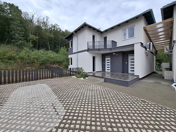 Hársfa utca, Mende képe