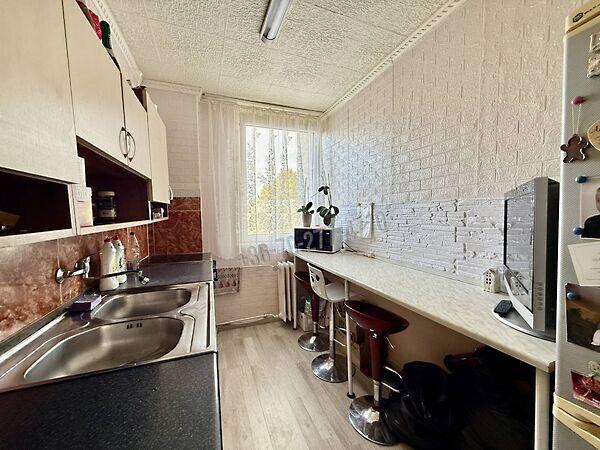 Április, Oroszlány képe