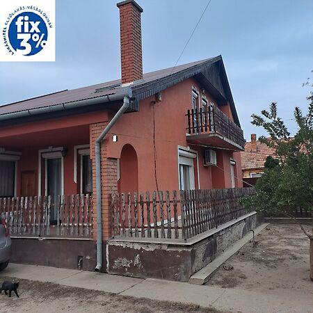 Judit Ingatlan és, Monor képe