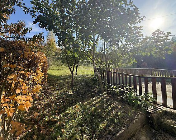 Tégla családi ház tóra néző, Kisbucsa képe