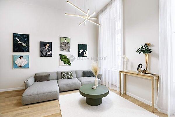 Október 6., Budapest, V. kerület képe