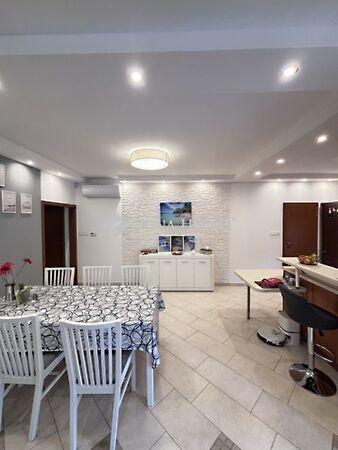 Hajnal, Nagykozár képe