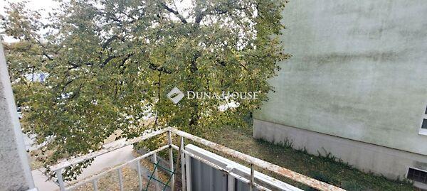 Népház, Tatabánya képe