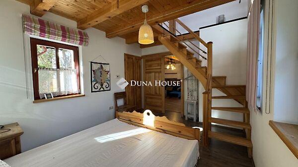 Komáromi, Leányfalu képe