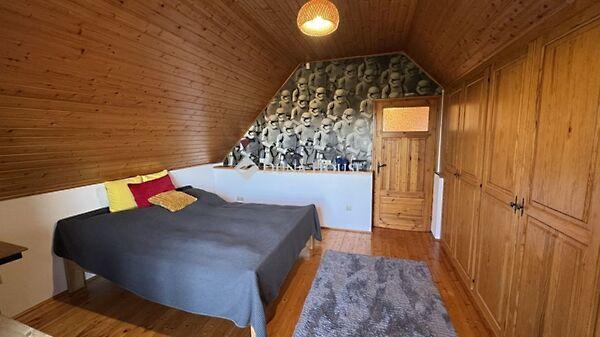 Komáromi, Leányfalu képe