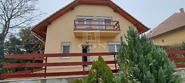 Mogyoródon 2 lakásos családi, Mogyoród képe