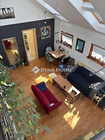 Alkotmány, Pécs képe