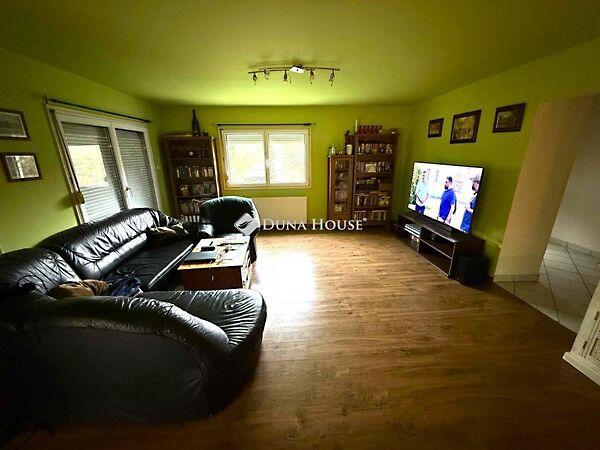 Győrújbarát képe