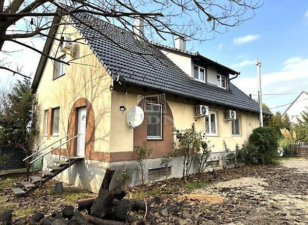 Rózsa, Magyaralmás képe