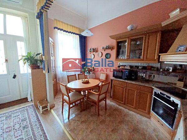 Kertre néző, Városligetnél Dembinszky, Budapest, VII. kerület képe