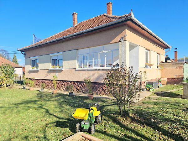 Nappali + 3 szobás családi, Kávás képe