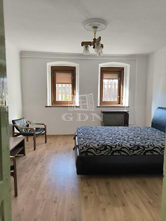 központ közeli, csendes, Veresegyház képe