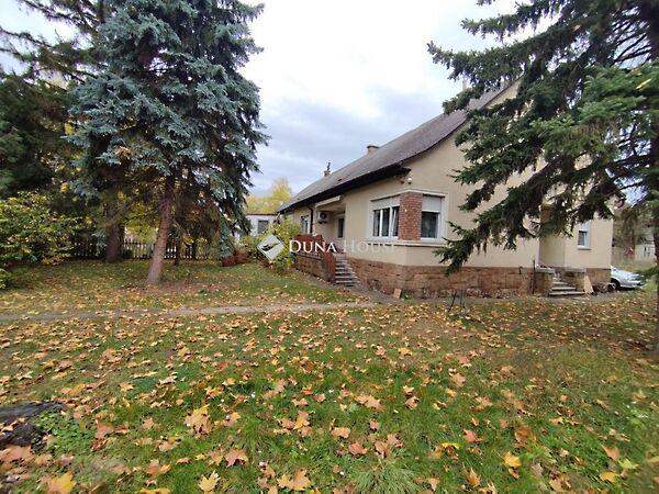 IV. Béla, Almásfüzitő képe