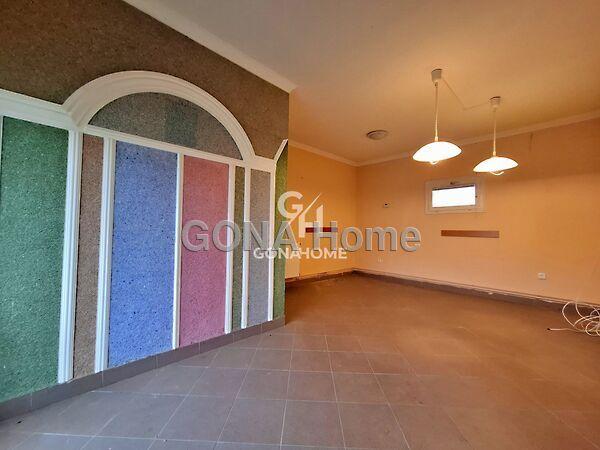 Tési, Várpalota képe