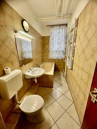 Köztársaság, Tatabánya képe