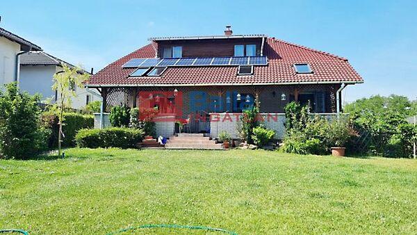 Fenyves Parkvárosban található, Érd képe