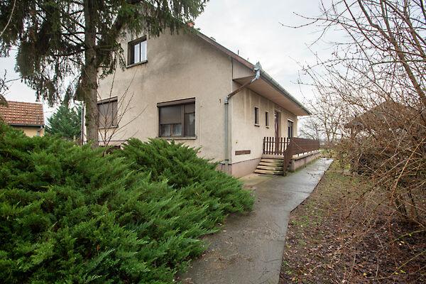 Nagykátai út 1, Farmos képe