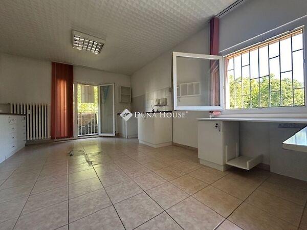 Építők, Pécs képe