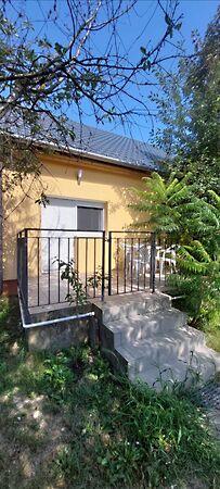 Mogyorós, Balatongyörök képe