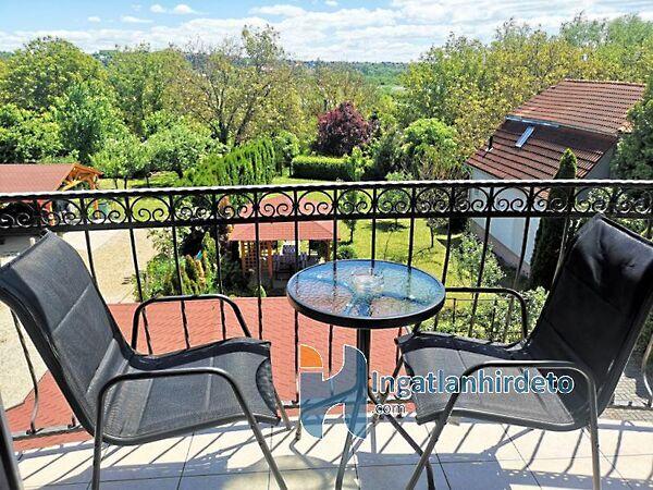 Attila, Hévíz képe