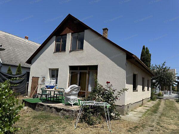 Hunyadi, Balatonlelle képe