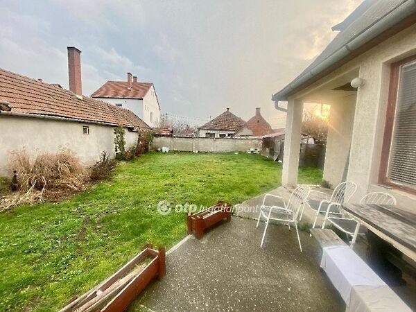 Gém, Jászberény képe