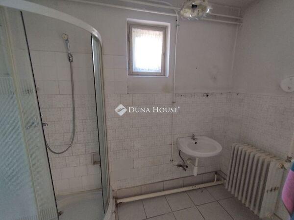 Eötvös, Tatabánya képe