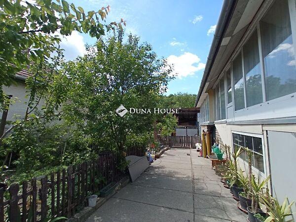 Mártírok, Sóskút képe