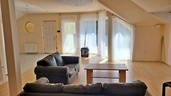 Szabadság, Dunakeszi képe