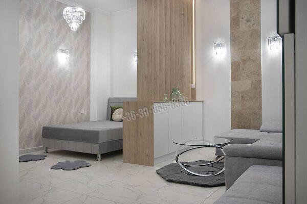 Október 6., Budapest, V. kerület képe