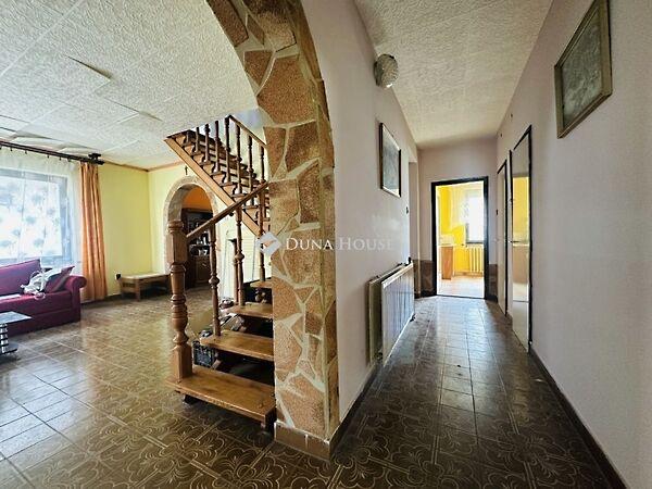 Jókai Mór, Nyergesújfalu képe