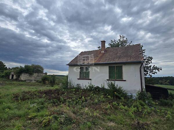 ház több, mint fél ha, Ozmánbük képe