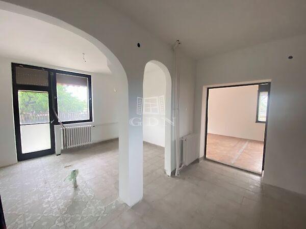 AZONNAL BIRTOKBA VEHETŐ, Budapest, XXII. kerület képe