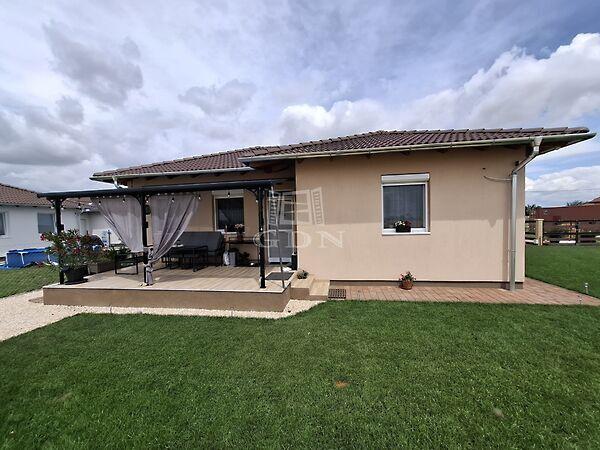 Pest, Kiskunlacháza képe