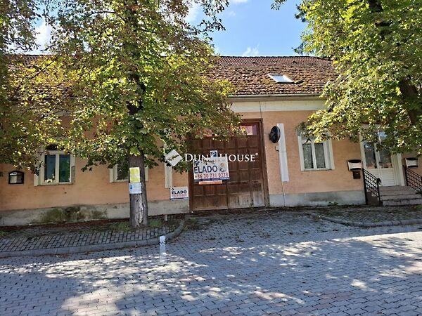 Hősök, Dömös képe