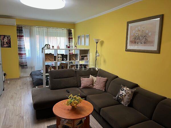 Lift, erkély, 3 szoba, belváros, Nagykanizsa képe