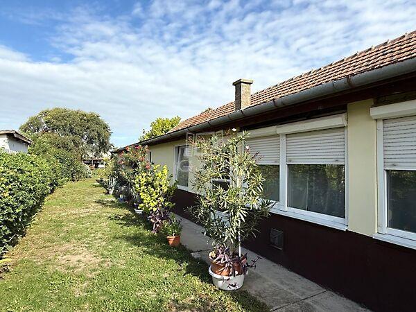 Református templom, Izsák képe