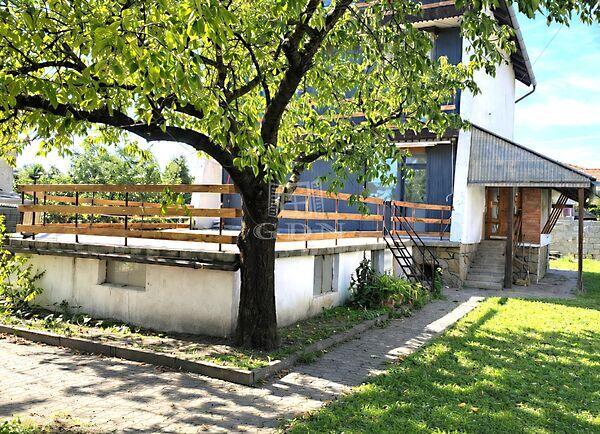 AZONNAL BIRTOKBA VEHETŐ, Budapest, XXII. kerület képe