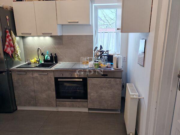 Ide csak költözni, Vecsés képe