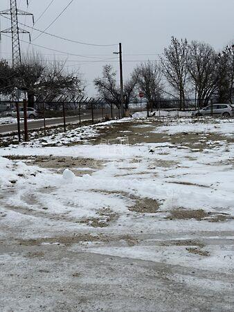 Kamionos behajtás, Taksony képe