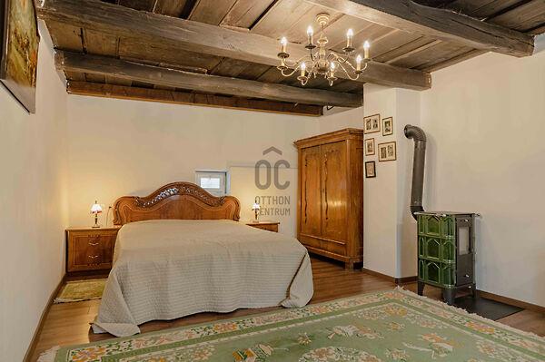 Monostorapáti képe