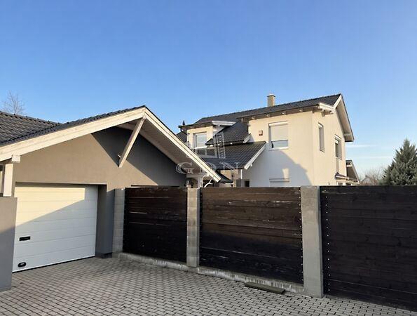 központhoz, Sárbogárd képe