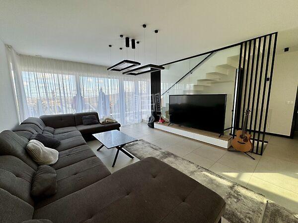 Luxus kompromisszumok, Budaörs képe