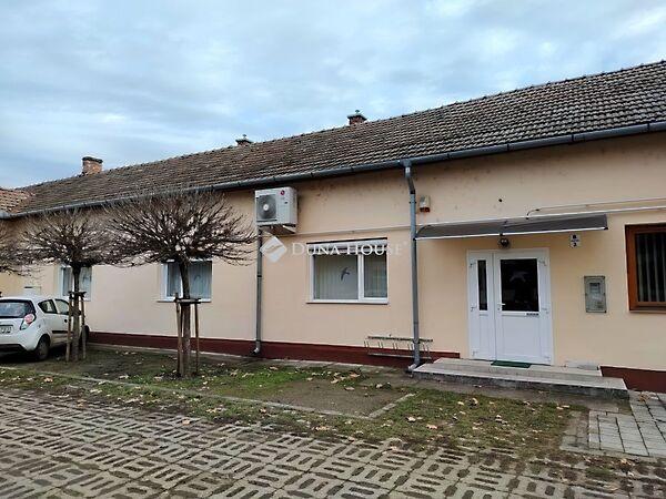 Dr. Becsey Oszkár, Békéscsaba képe