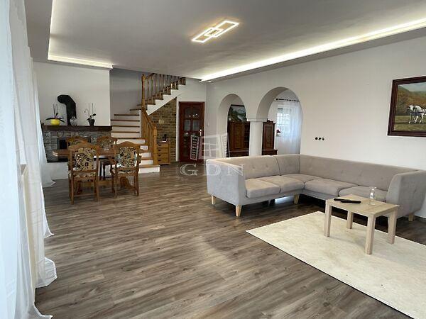 Tágas családi ház, Zsombó képe